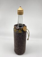 Trinkflasche mit Schraubverschluss aus Holz und Upcycling Hülle - Freiwerk Holzkunst